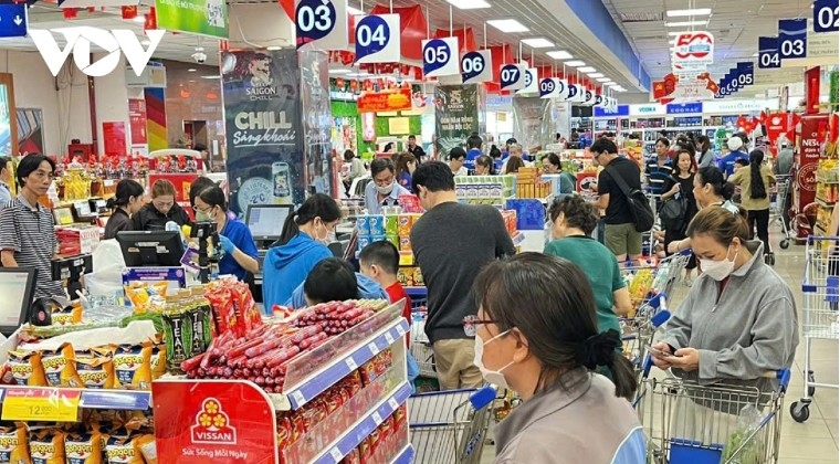 Bustling shopping atmosphere during May Day holiday in HCM City